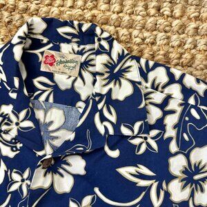 Hilo Hattie Mens Hawaiian Luau ￼Shirt (Medium) Blue Floral